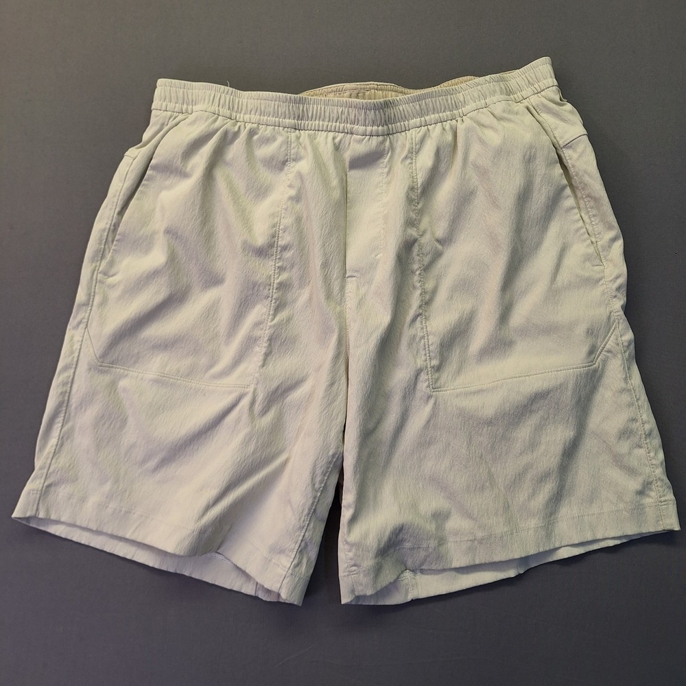 Lululemon Utilitech Shorts Mens XL Tan Bone LM7BBHS 8 Inch Inseam